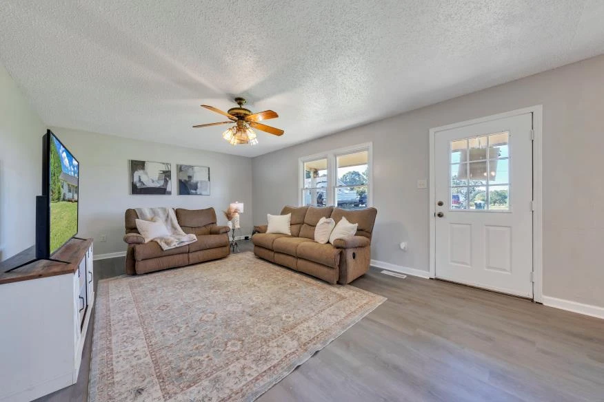 6400 Stewartsville RD - Photo 3