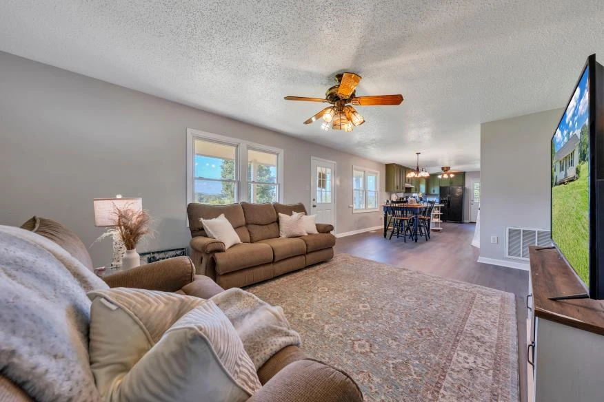 6400 Stewartsville RD - Photo 4