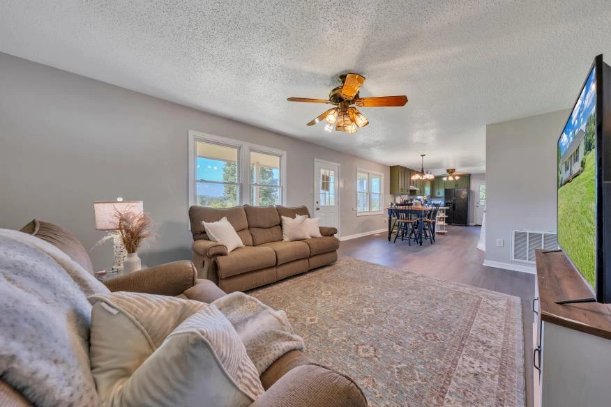6400 Stewartsville RD - Photo 5