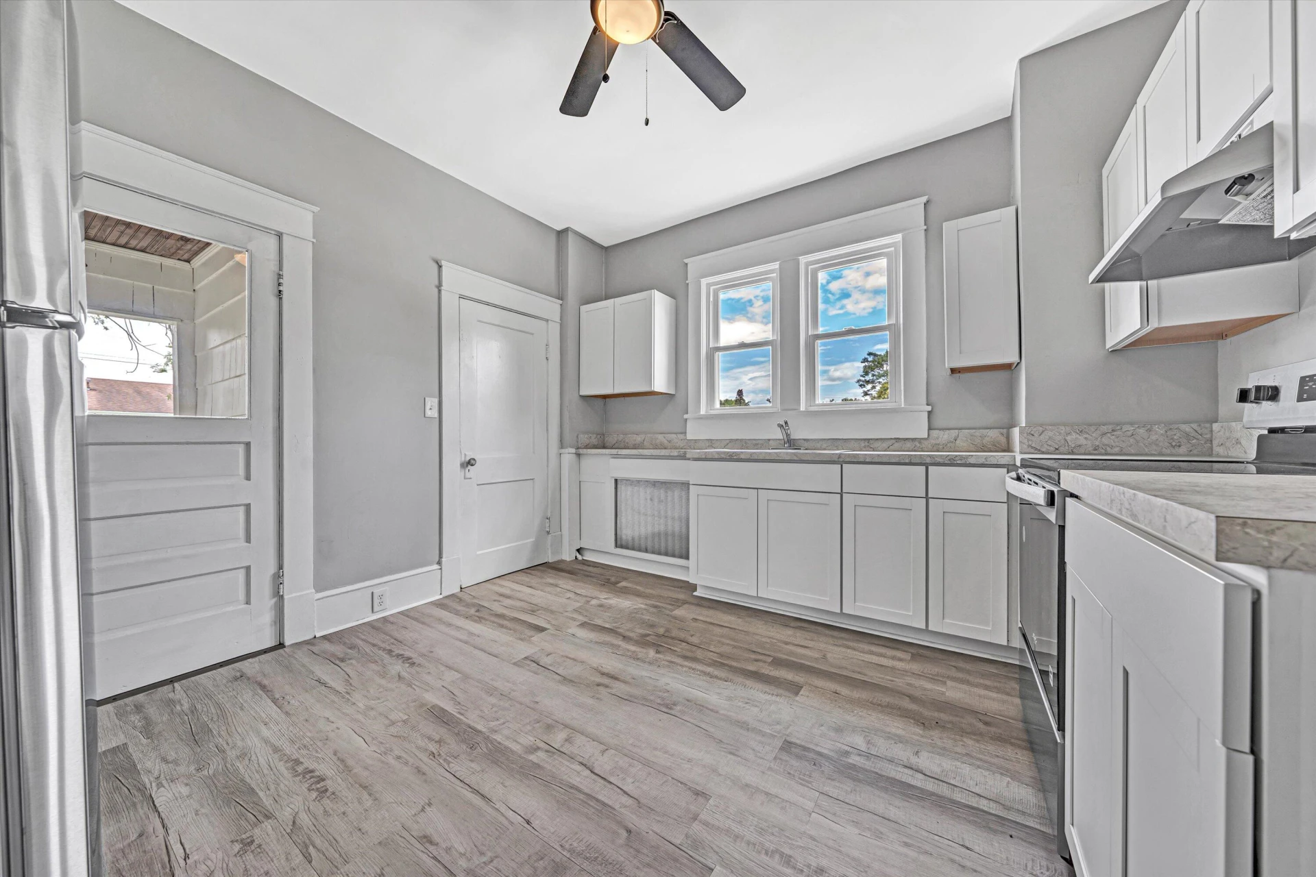 1619 Golfside AVE NW - Photo 14
