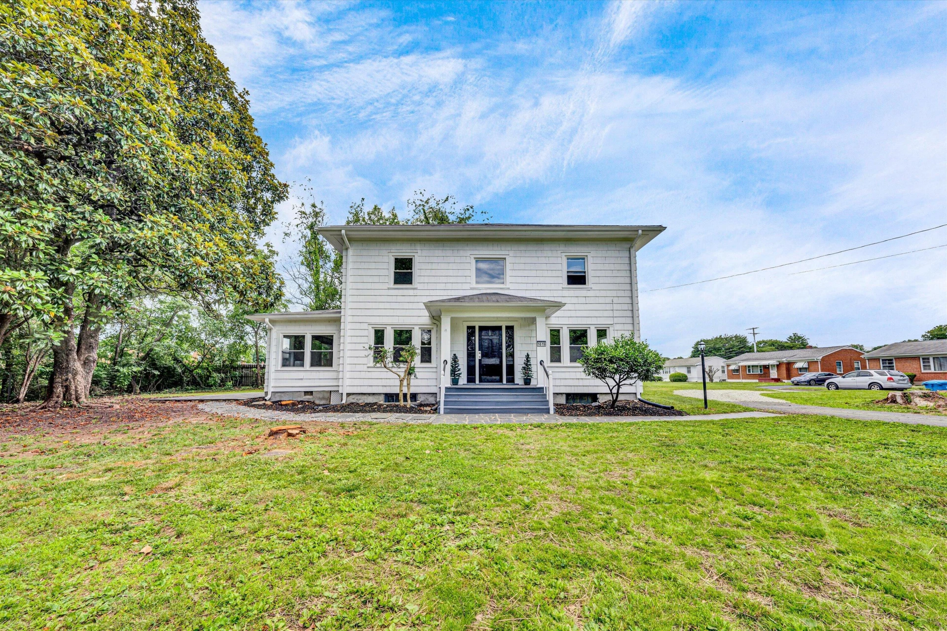 1619 Golfside AVE NW - Photo 2