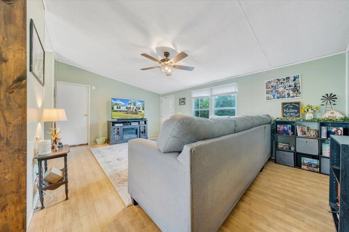 2810 Old Forge RD - Photo 4