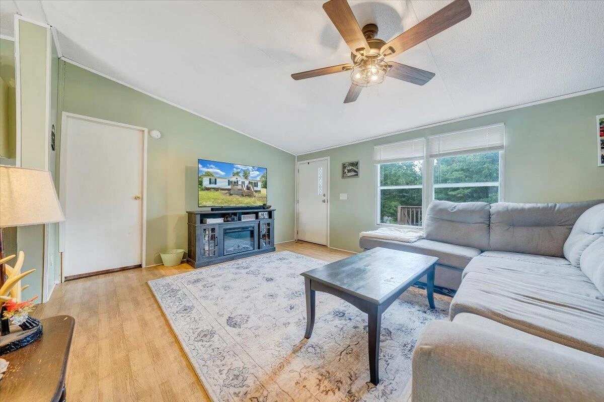 2810 Old Forge RD - Photo 5