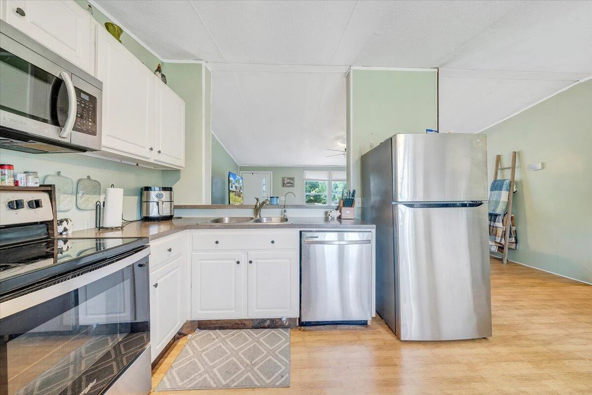 2810 Old Forge RD - Photo 9