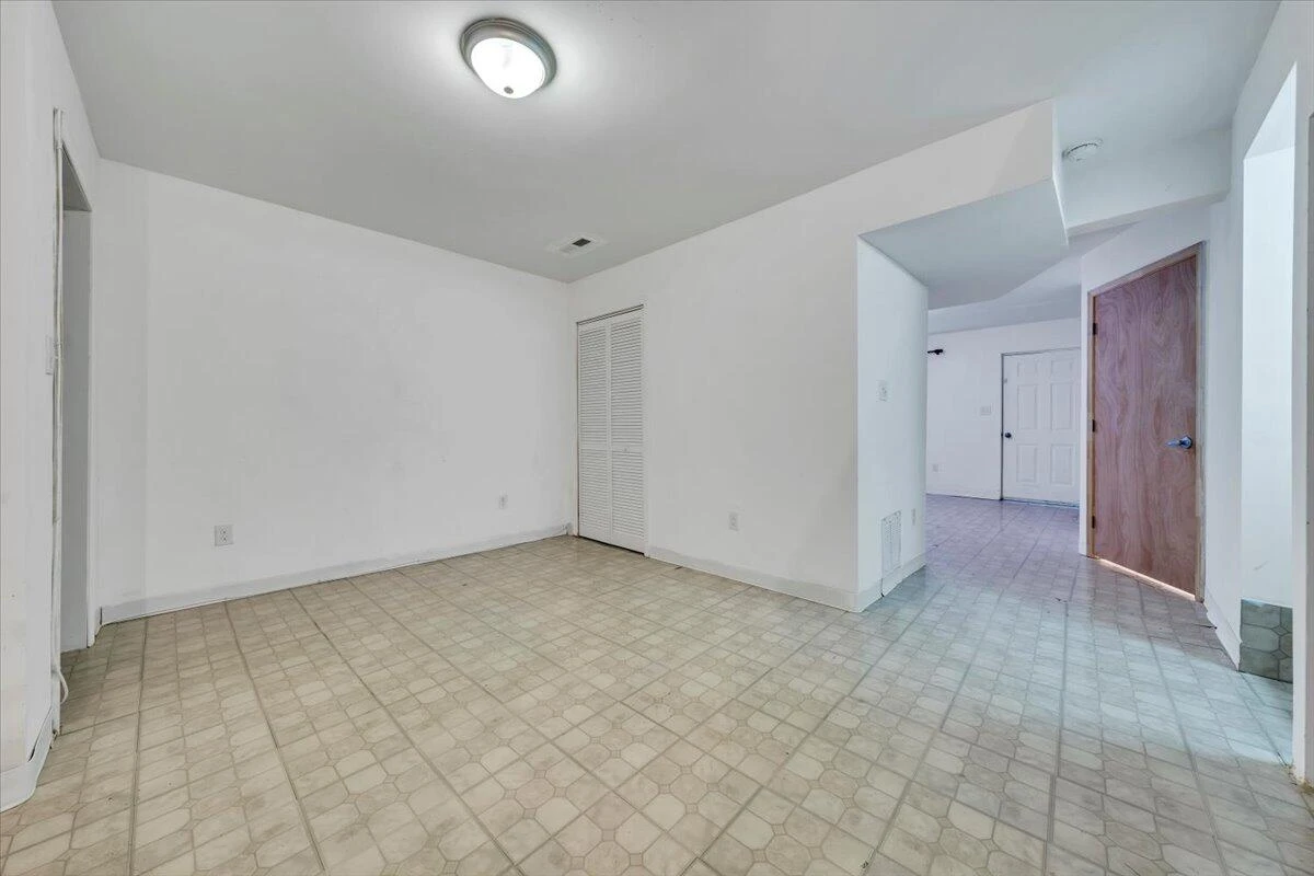 6674 Village Green DR - Photo 23