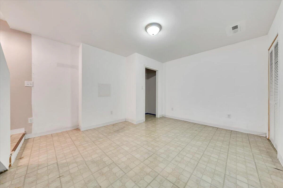 6674 Village Green DR - Photo 24
