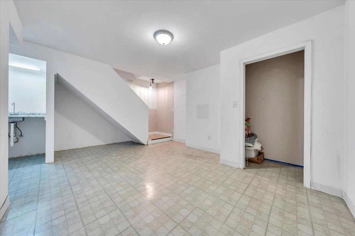 6674 Village Green DR - Photo 25