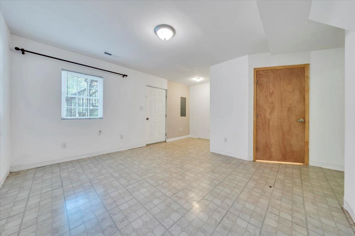 6674 Village Green DR - Photo 26