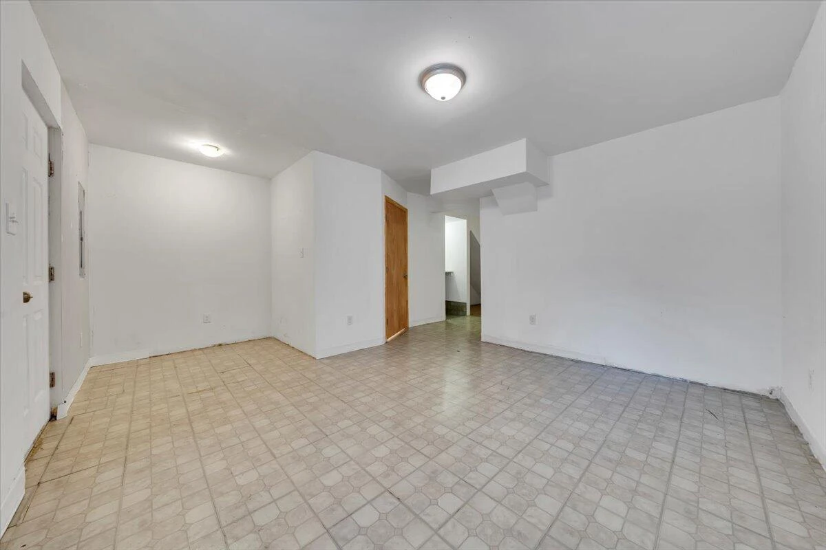 6674 Village Green DR - Photo 27
