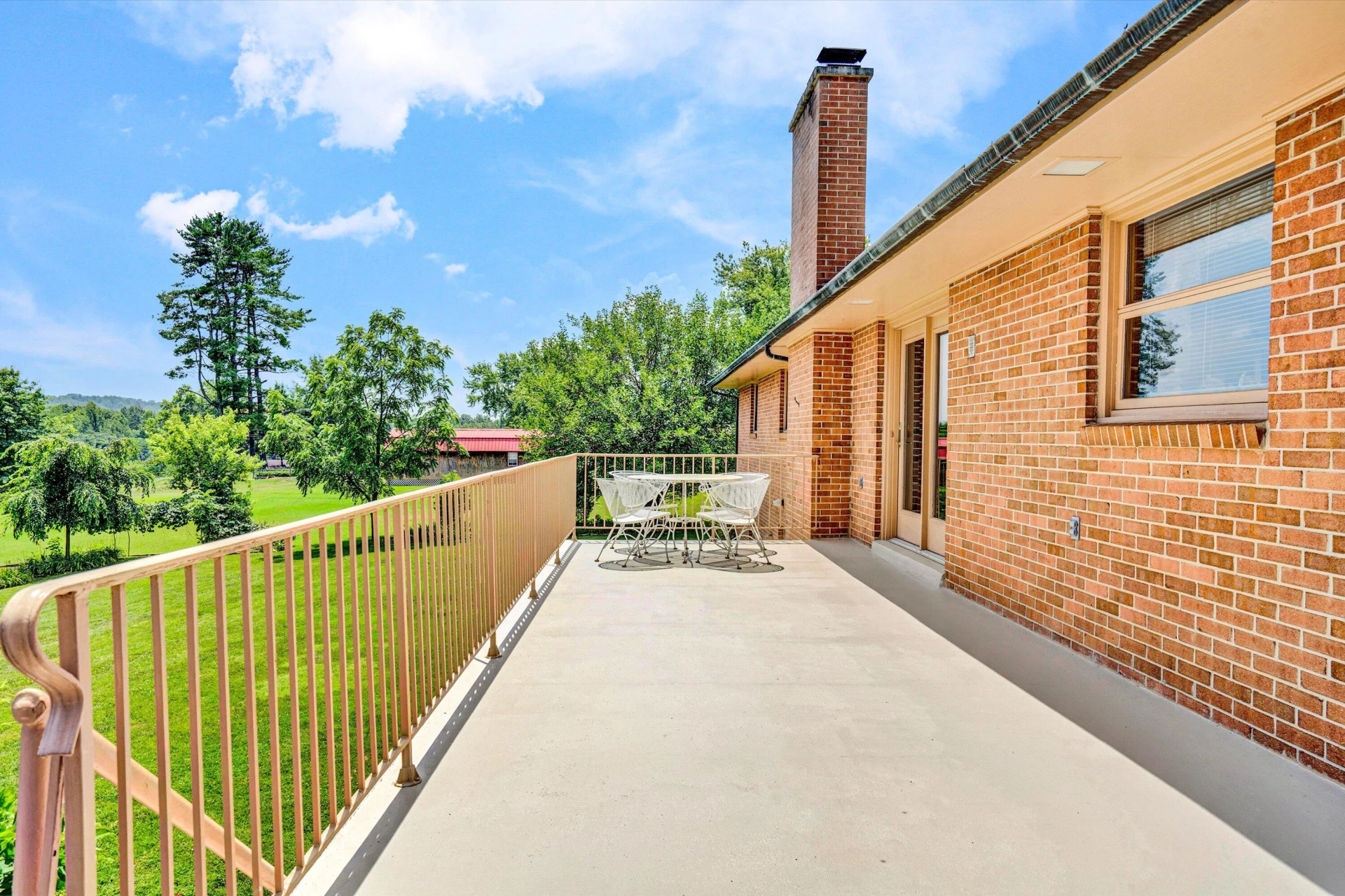 120 Vantage RD - Photo 4