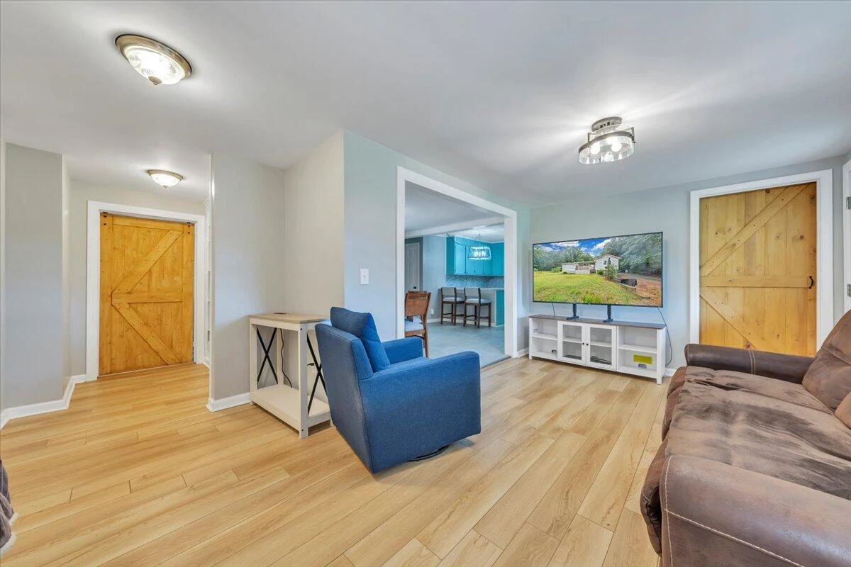 187 Fiddlers Green RD - Photo 3