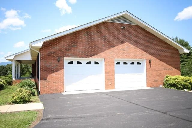 218 N North Branch RD - Photo 4
