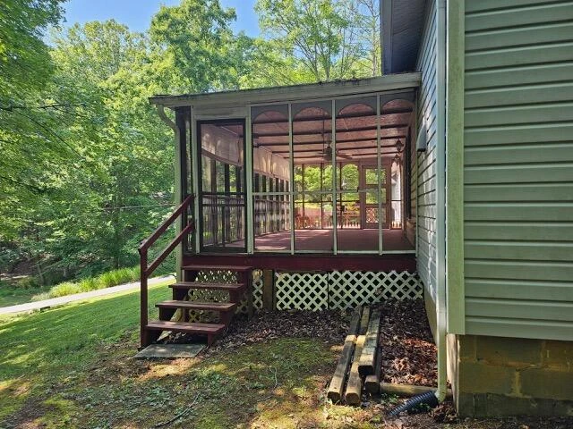 811 SLEEPY HOLLOW DR - Photo 13