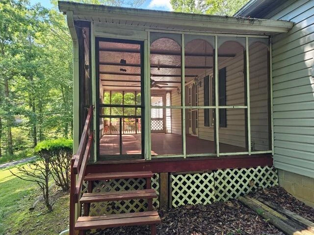 811 SLEEPY HOLLOW DR - Photo 14