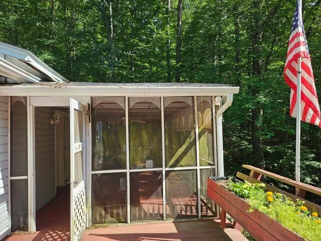 811 SLEEPY HOLLOW DR - Photo 17