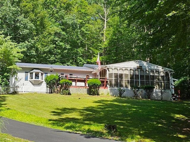 811 SLEEPY HOLLOW DR - Photo 2
