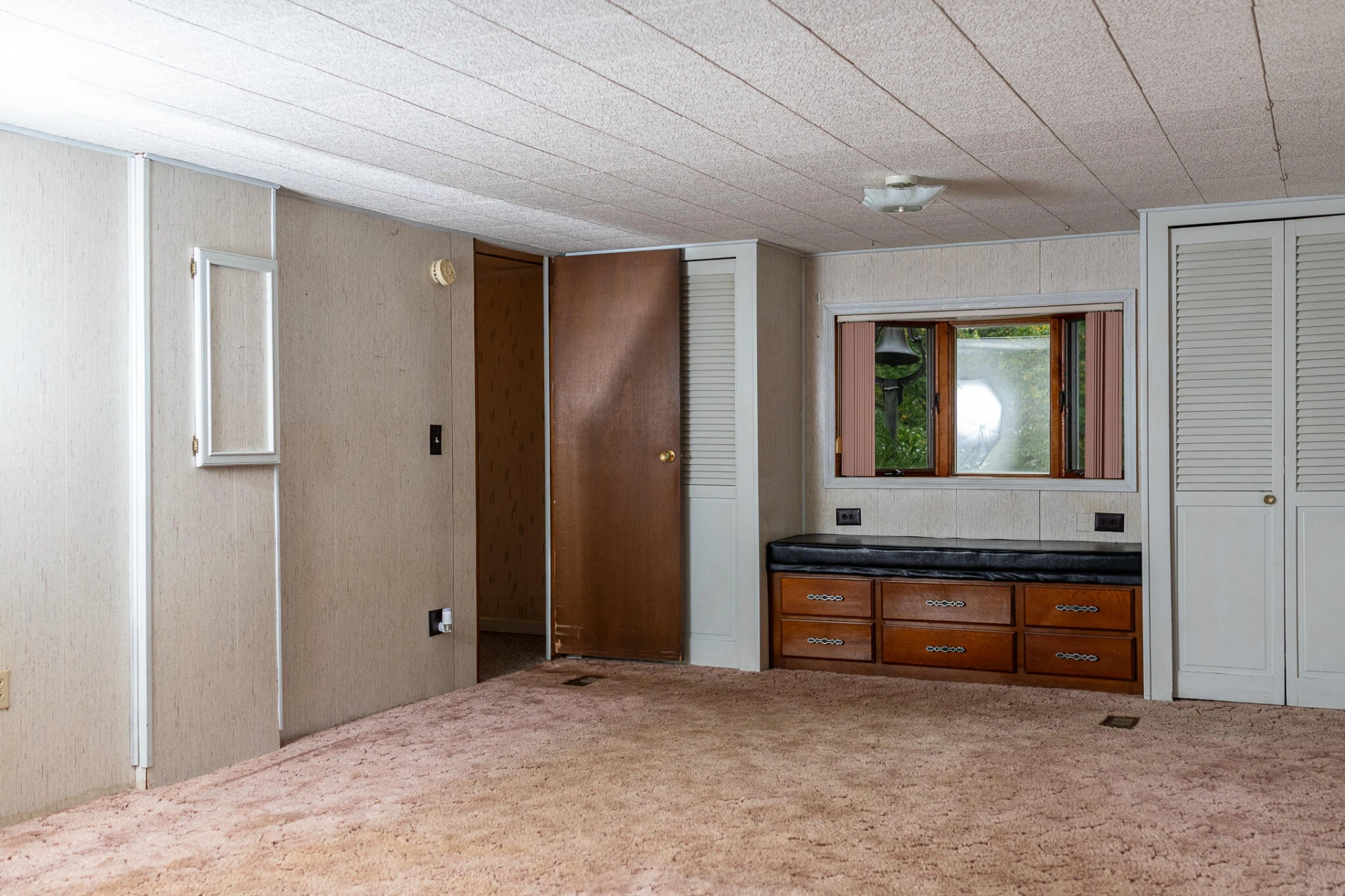 811 SLEEPY HOLLOW DR - Photo 28