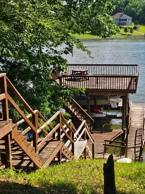 811 SLEEPY HOLLOW DR - Photo 3