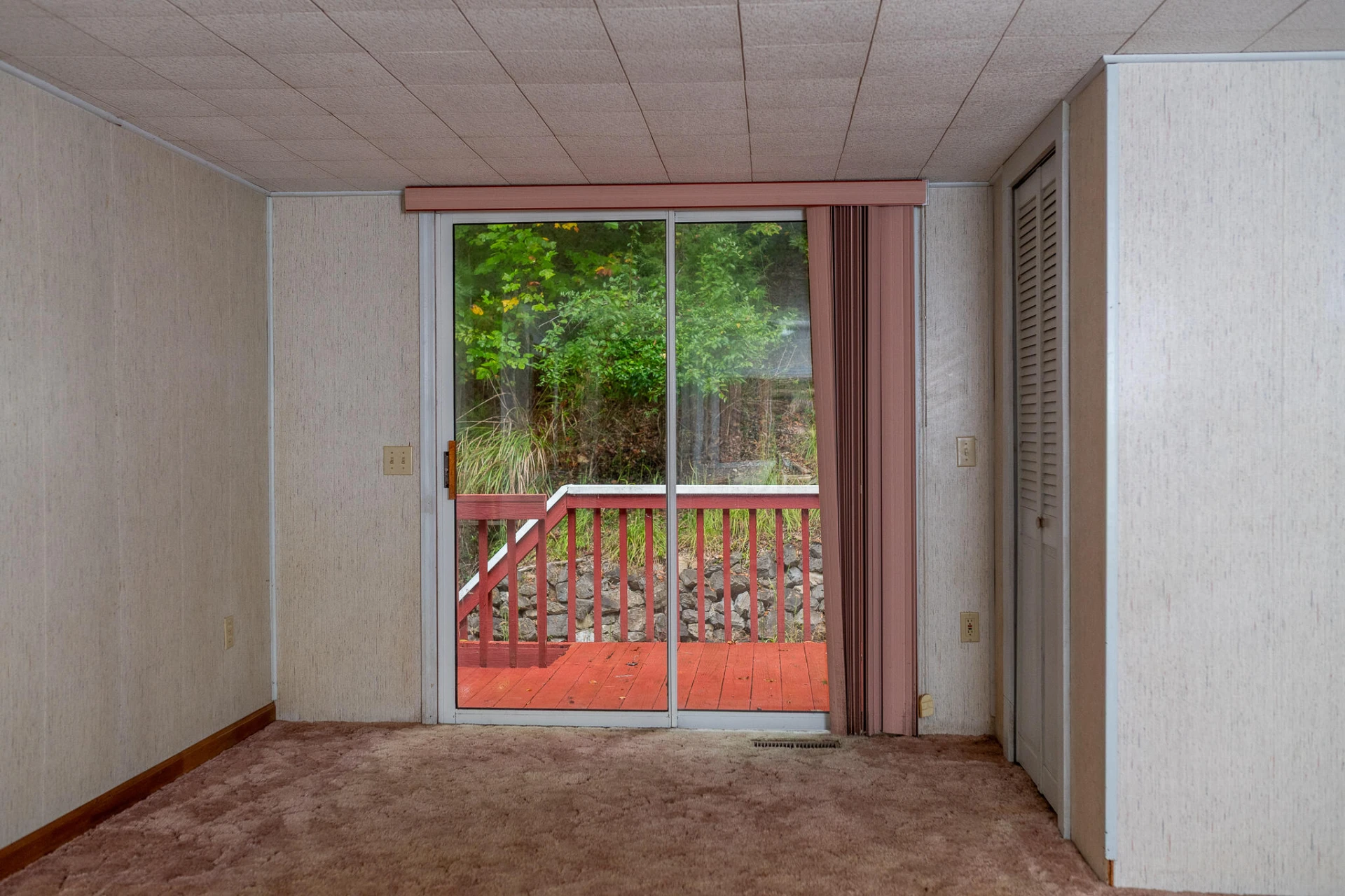 811 SLEEPY HOLLOW DR - Photo 34