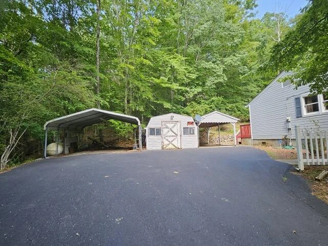 811 SLEEPY HOLLOW DR - Photo 8