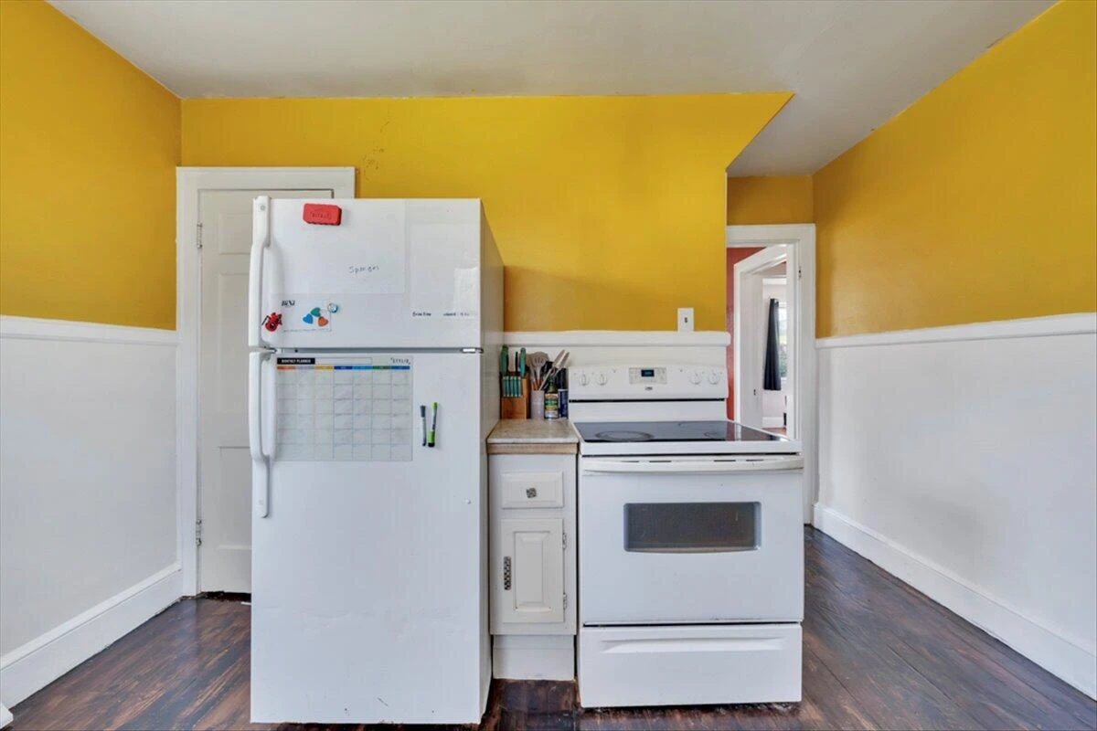 1160 Montrose AVE SE - Photo 15