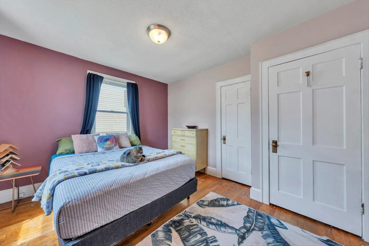 1160 Montrose AVE SE - Photo 18