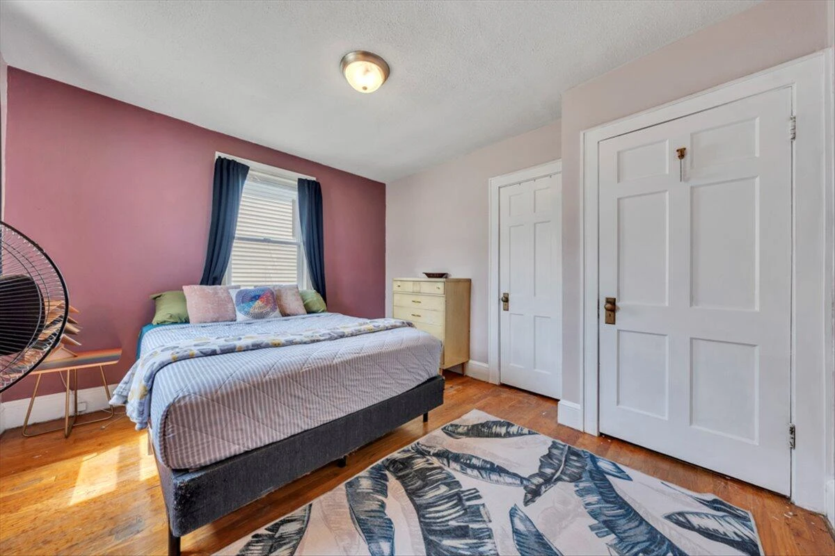 1160 Montrose AVE SE - Photo 24