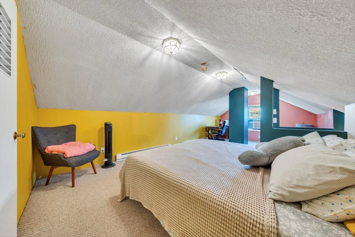 1160 Montrose AVE SE - Photo 27