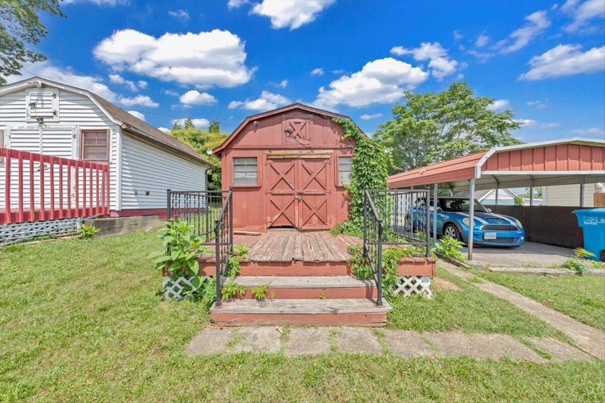 1160 Montrose AVE SE - Photo 34