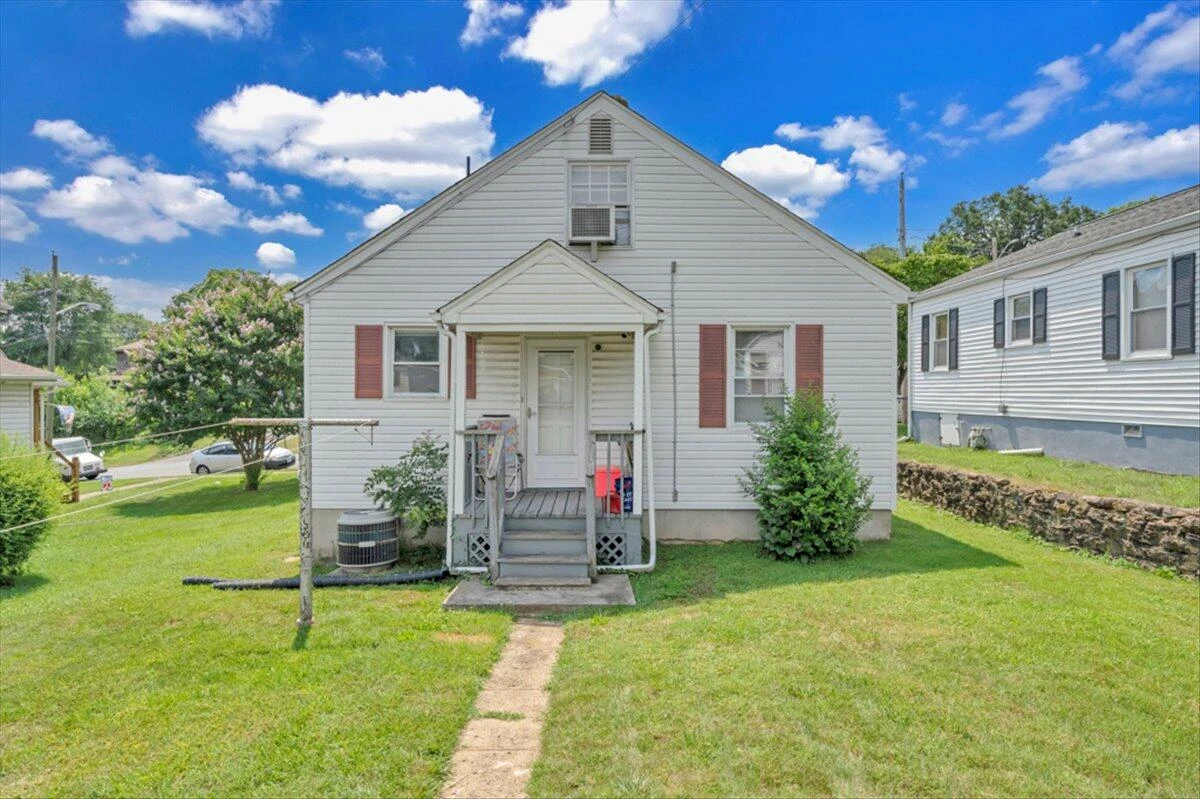 1160 Montrose AVE SE - Photo 36