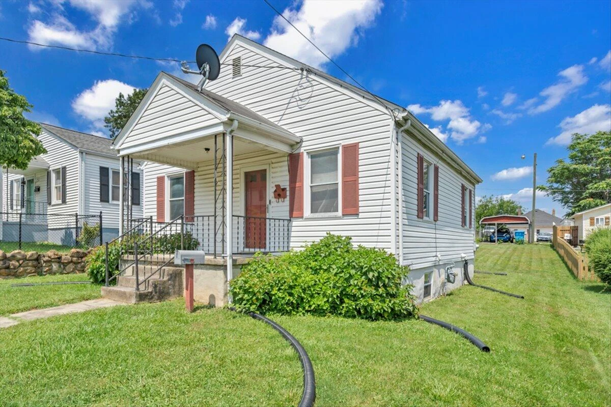 1160 Montrose AVE SE - Photo 40