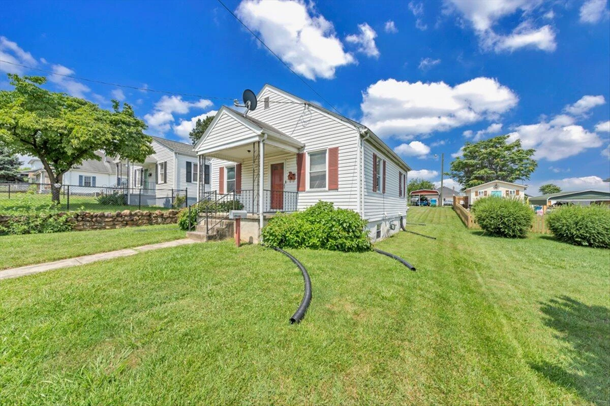 1160 Montrose AVE SE - Photo 41