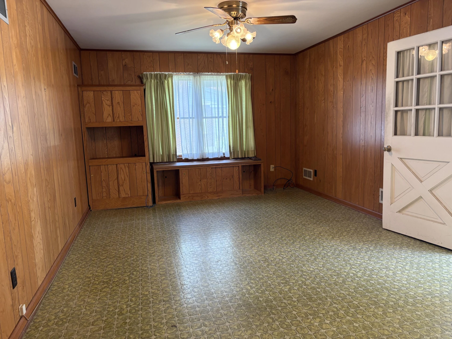 816 Douglas ST - Photo 15