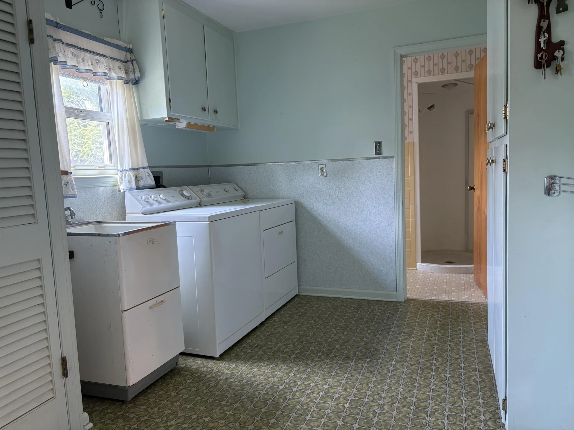 816 Douglas ST - Photo 18