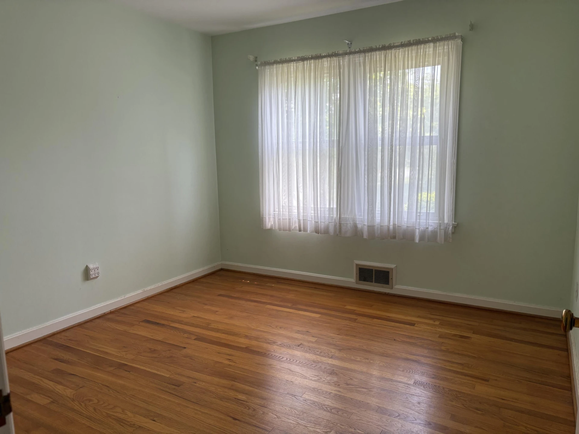 816 Douglas ST - Photo 9
