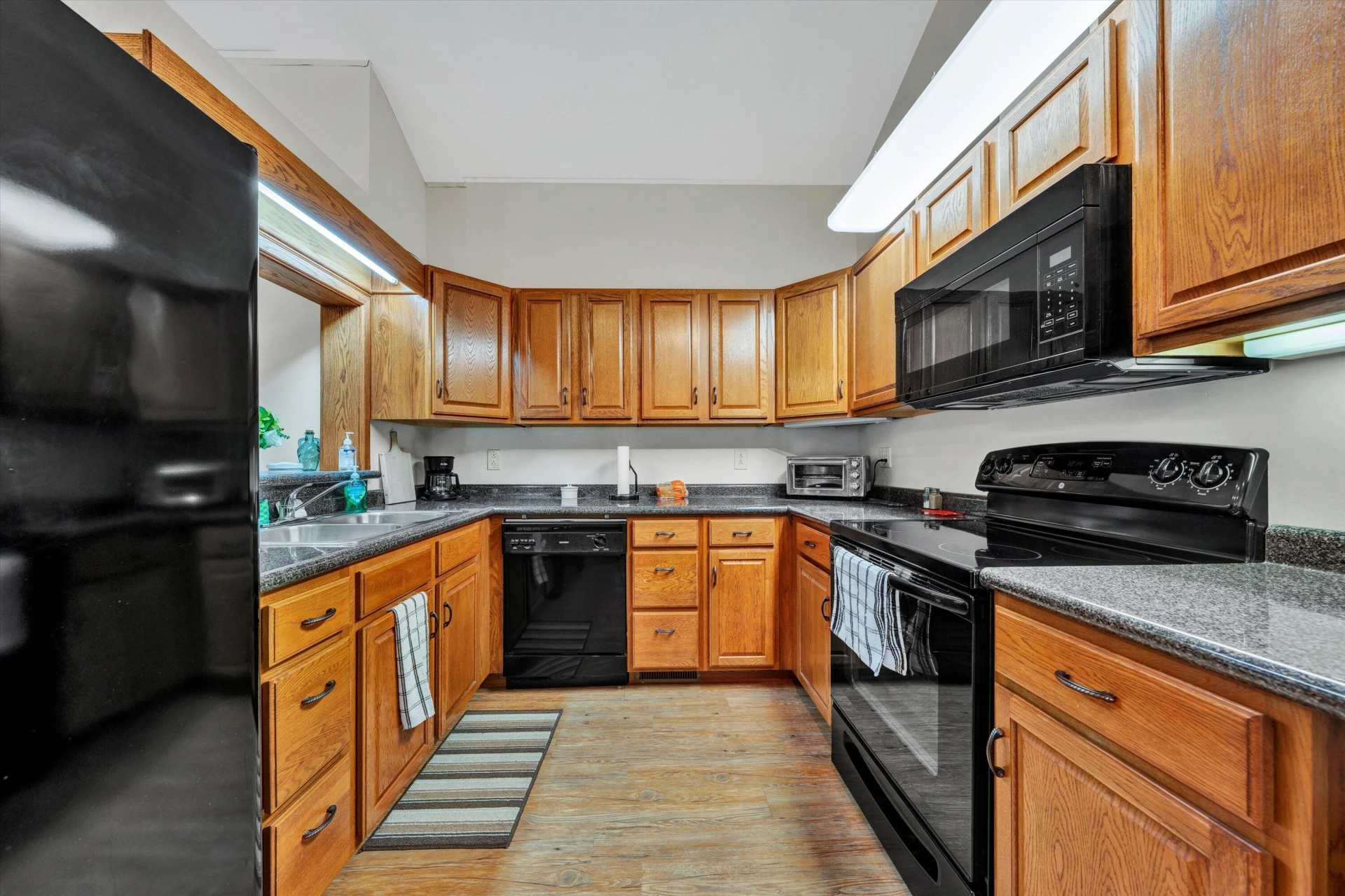 8055 Johns Creek RD - Photo 16