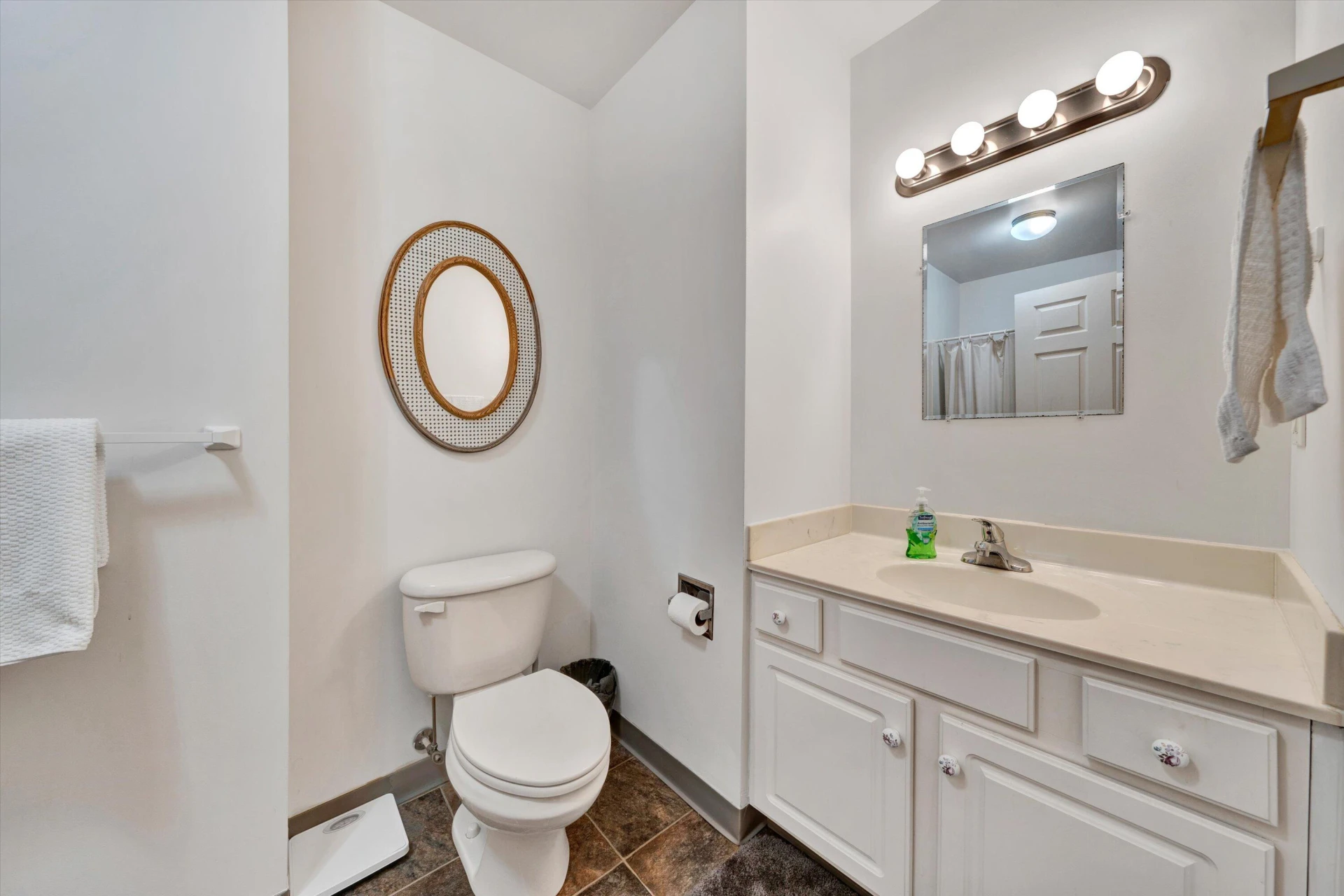 8055 Johns Creek RD - Photo 20
