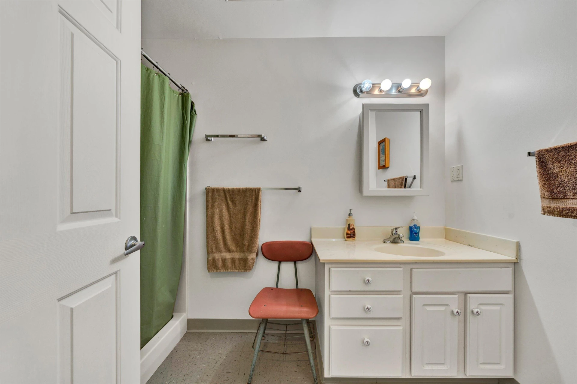 8055 Johns Creek RD - Photo 28