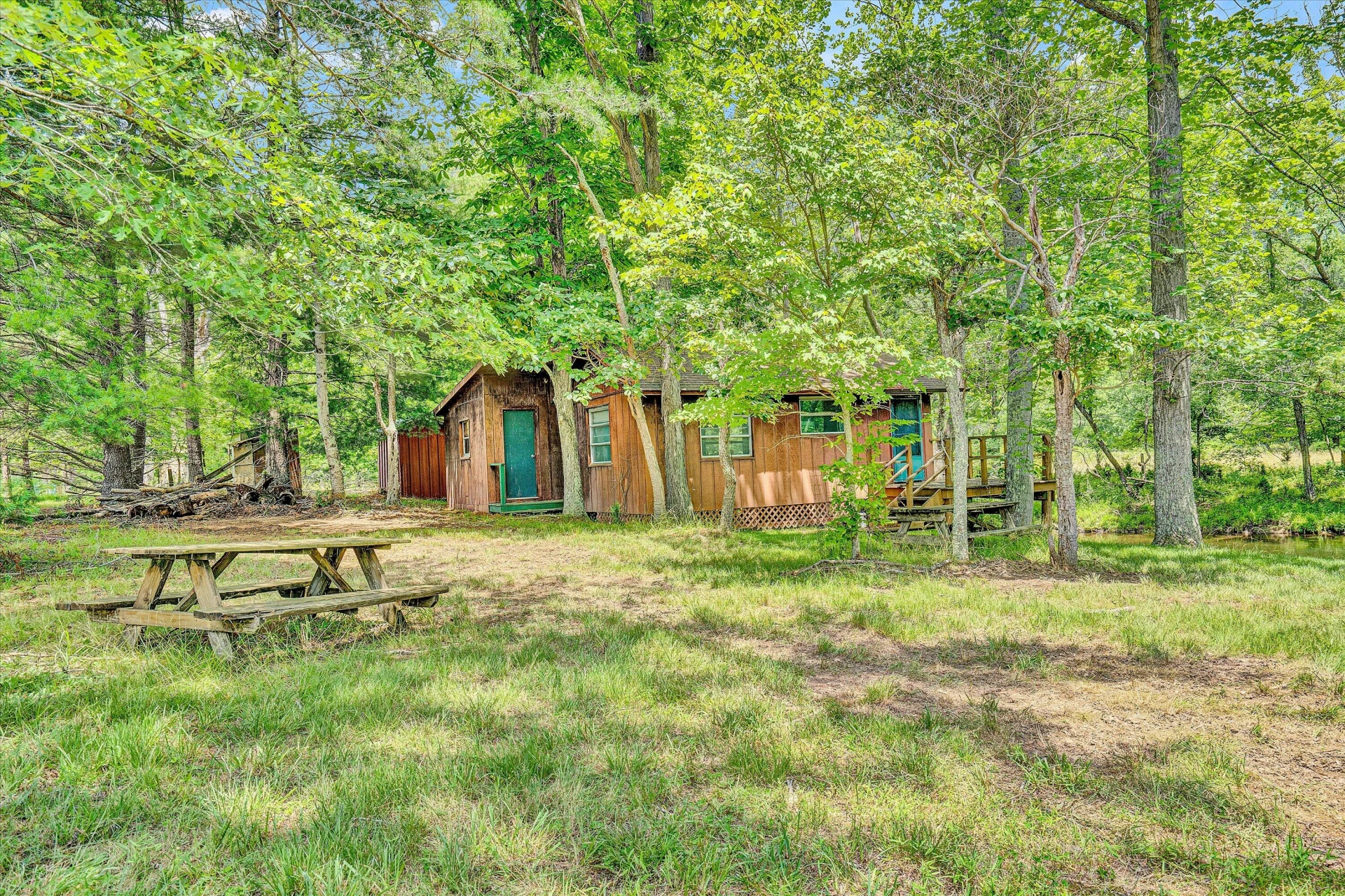 8055 Johns Creek RD - Photo 32