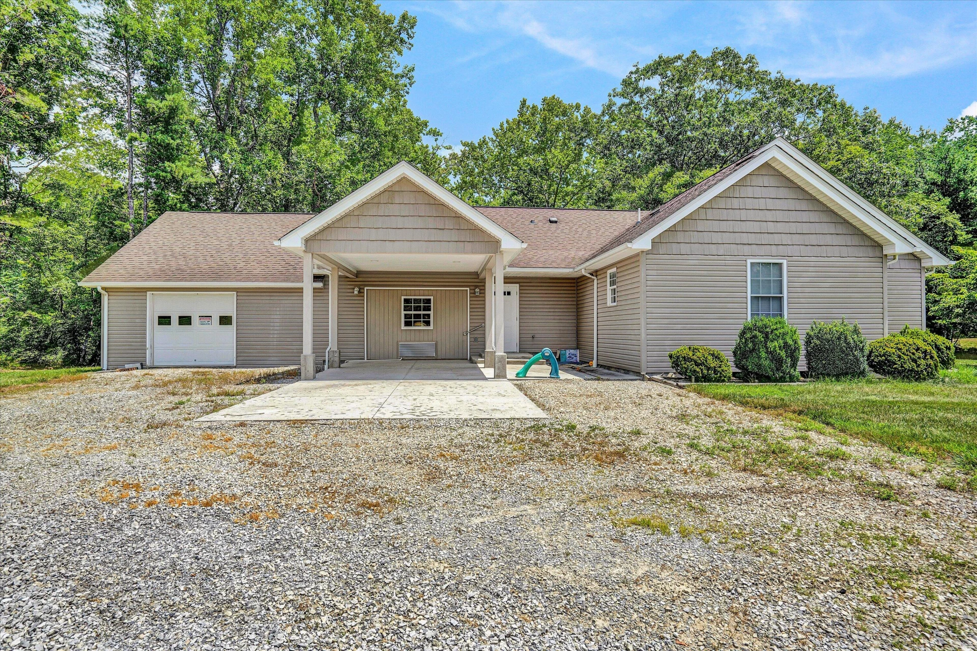 8055 Johns Creek RD - Photo 7