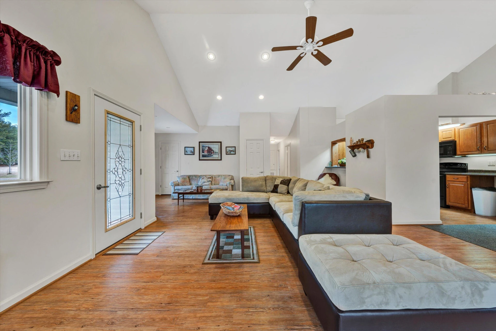 8055 Johns Creek RD - Photo 9
