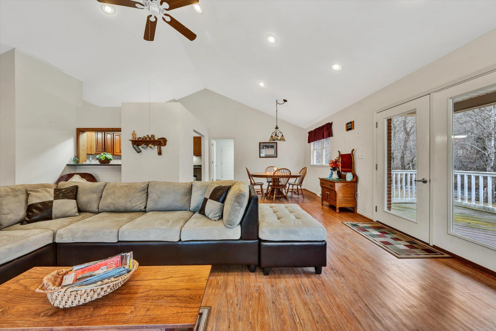8055 Johns Creek RD - Photo 11