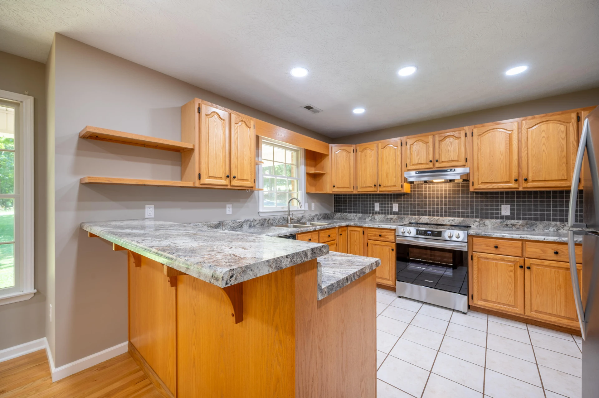 145 White Oak DR SE - Photo 12