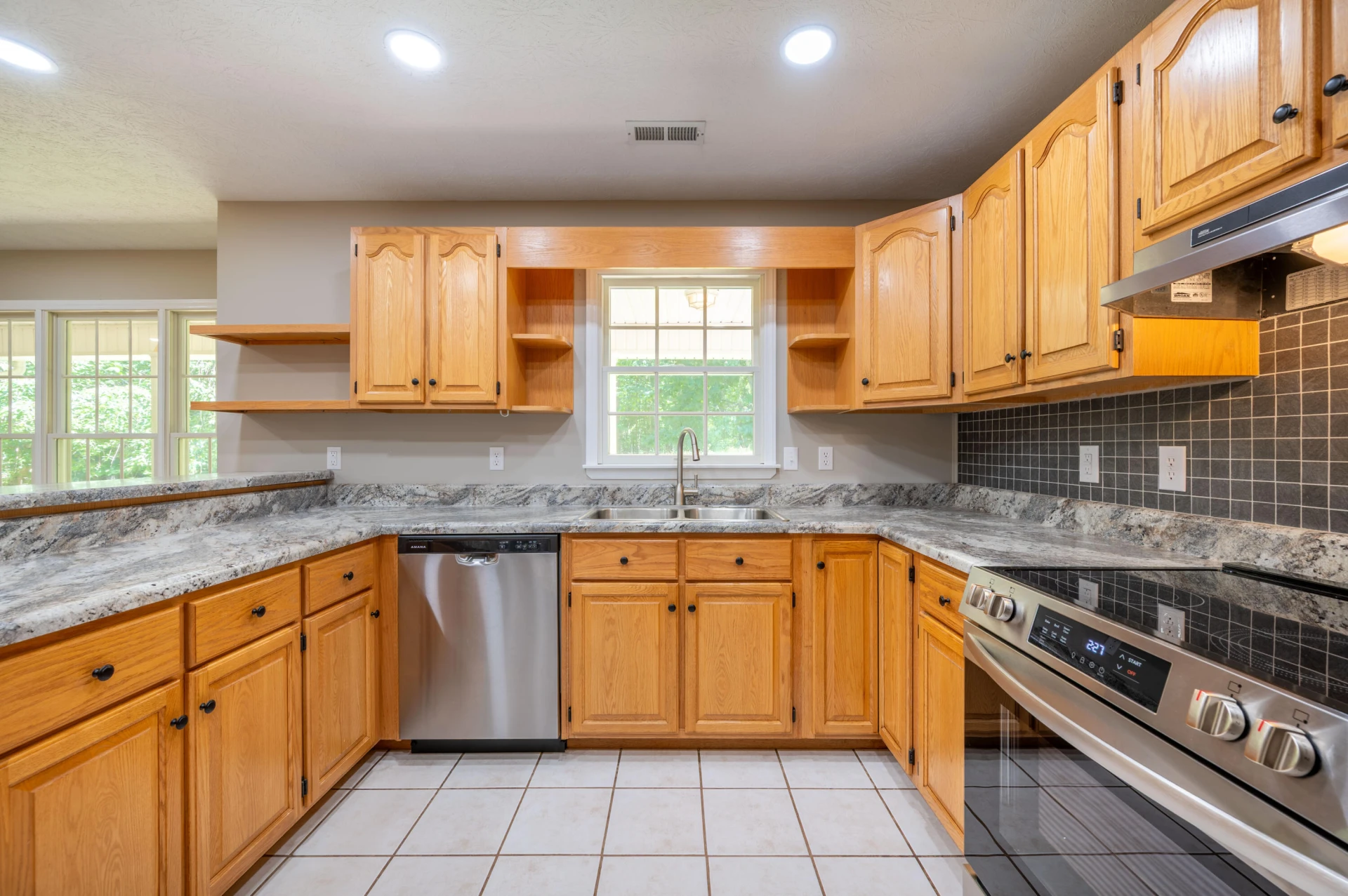 145 White Oak DR SE - Photo 15