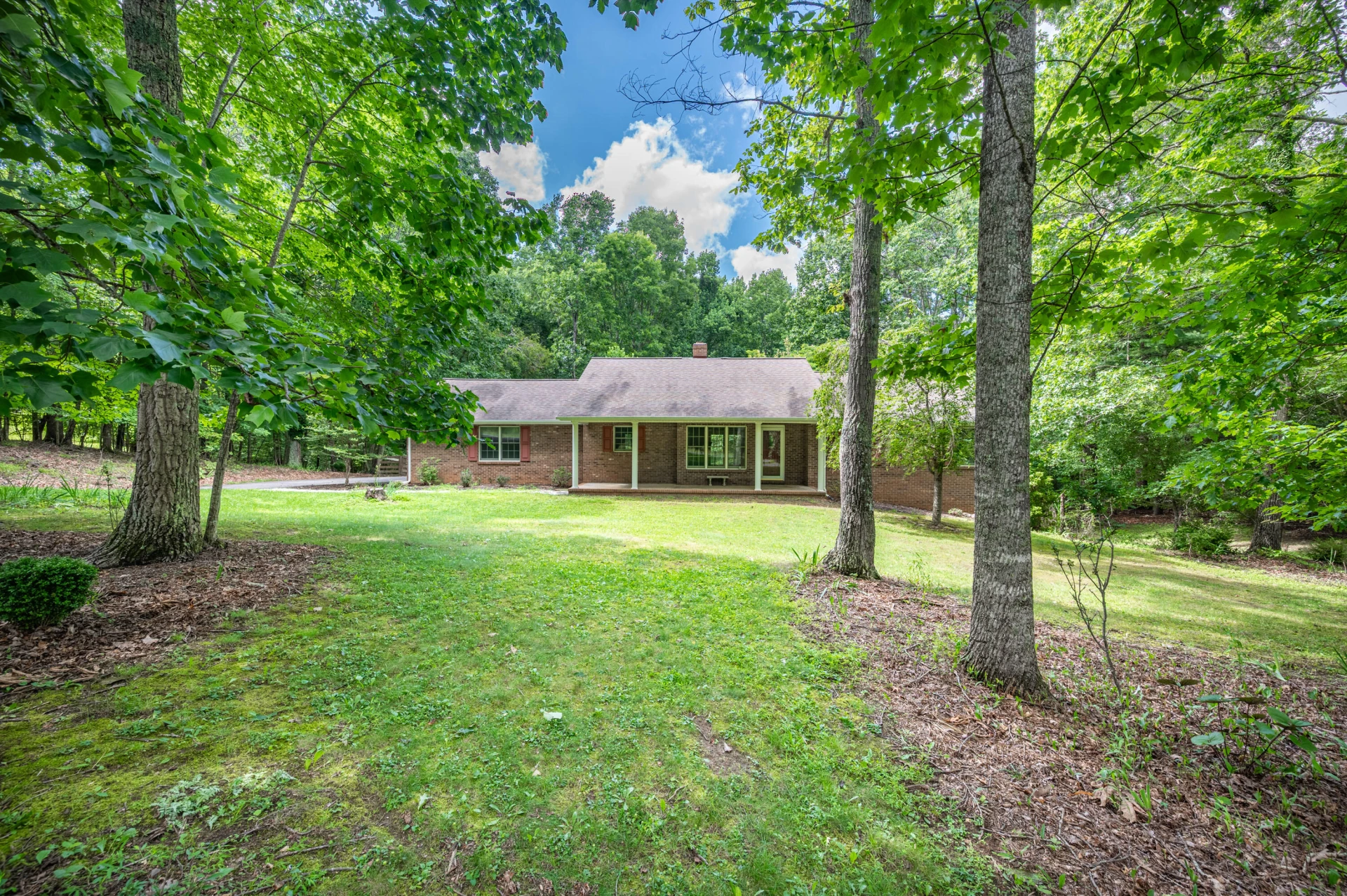 145 White Oak DR SE - Photo 2