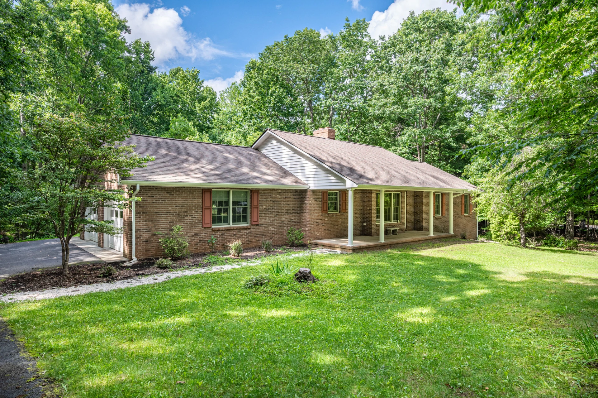 145 White Oak DR SE - Photo 3