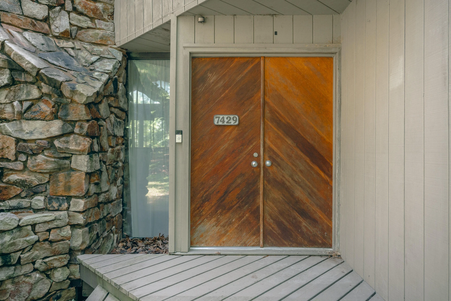 7429 Fort Mason DR - Photo 8