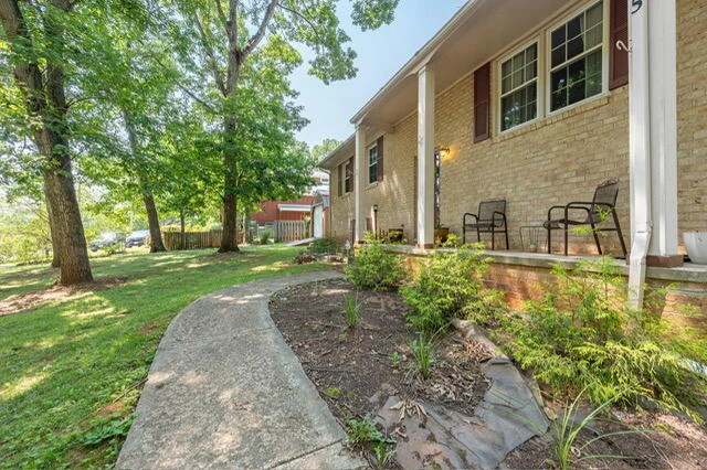 1125 Smith ST - Photo 4