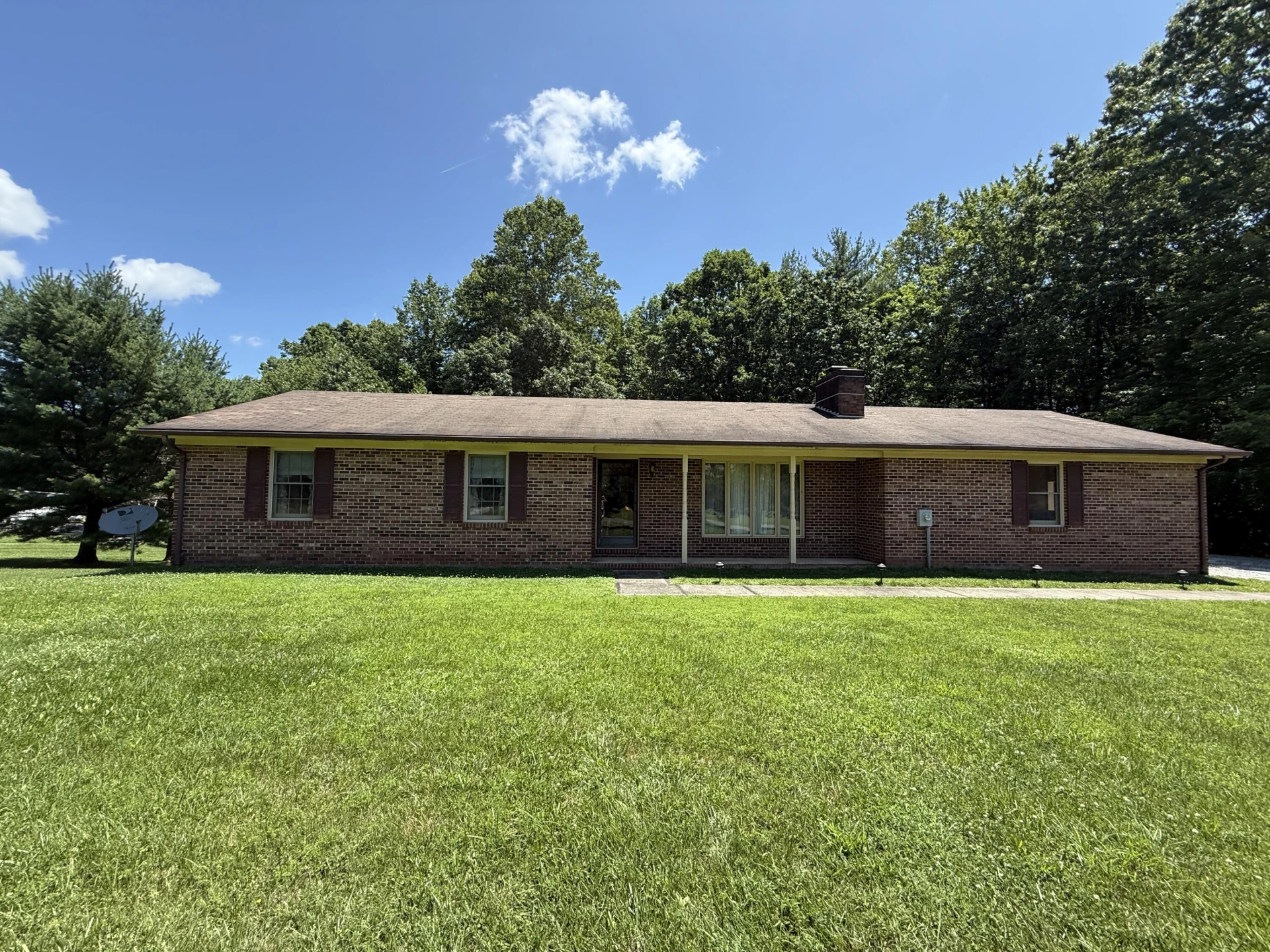 1716 Holly Tree RD