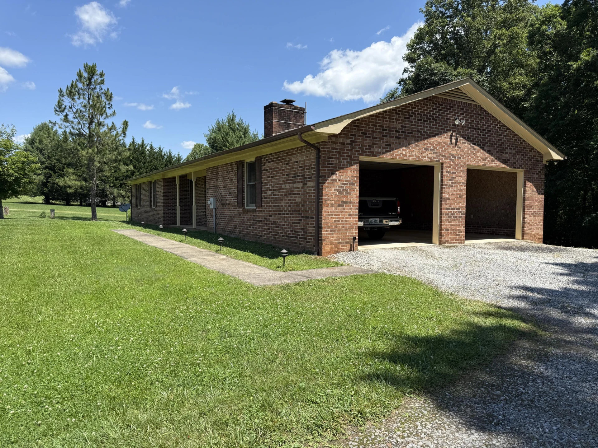1716 Holly Tree RD - Photo 3
